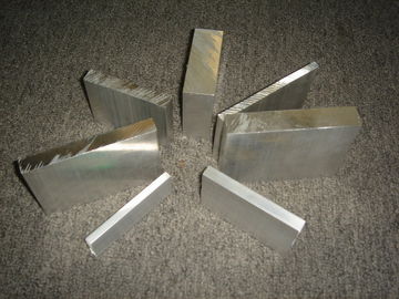 Powder Coating Aluminium Struktural Profil Ekstrusi untuk Radiator