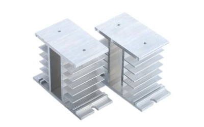 Profil Ekstrusi Heat Sink yang Disesuaikan Elektronik Semikonduktor Daya Tinggi