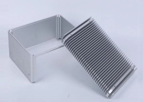 6061 Profil Ekstrusi Heatsink Oksida Konduktif Untuk Komputer Industri